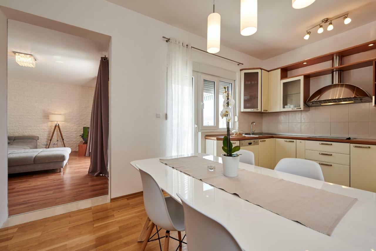 Apartmani Sara I Klara Trogir Exterior photo